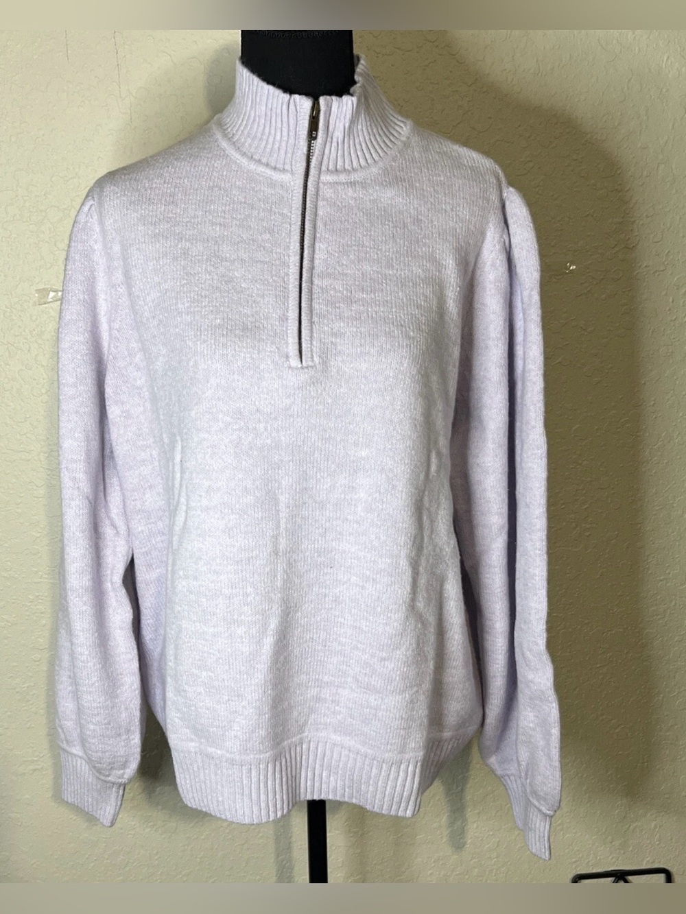 Universal Thread Women's 1/4 Zip Mock Neck Sweater Size 1X Lilac Puff Sleeve